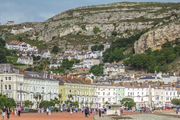 Overton Villa Hotel Llandudno Exteriör bild
