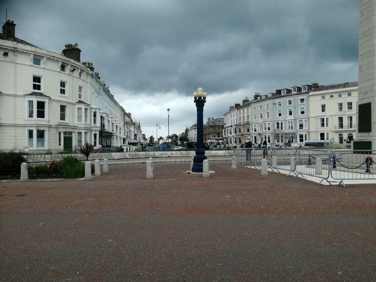 Overton Villa Hotel Llandudno Exteriör bild